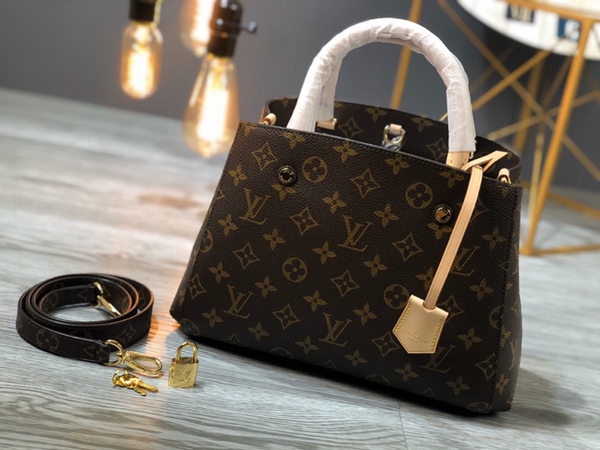 ルイヴィトンバッグ背面デザイン